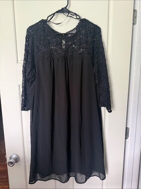 Black Lace 3/4 Sleeve Dress